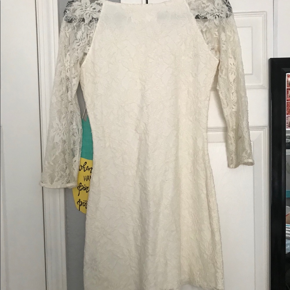Dress - Picture 3 of 3